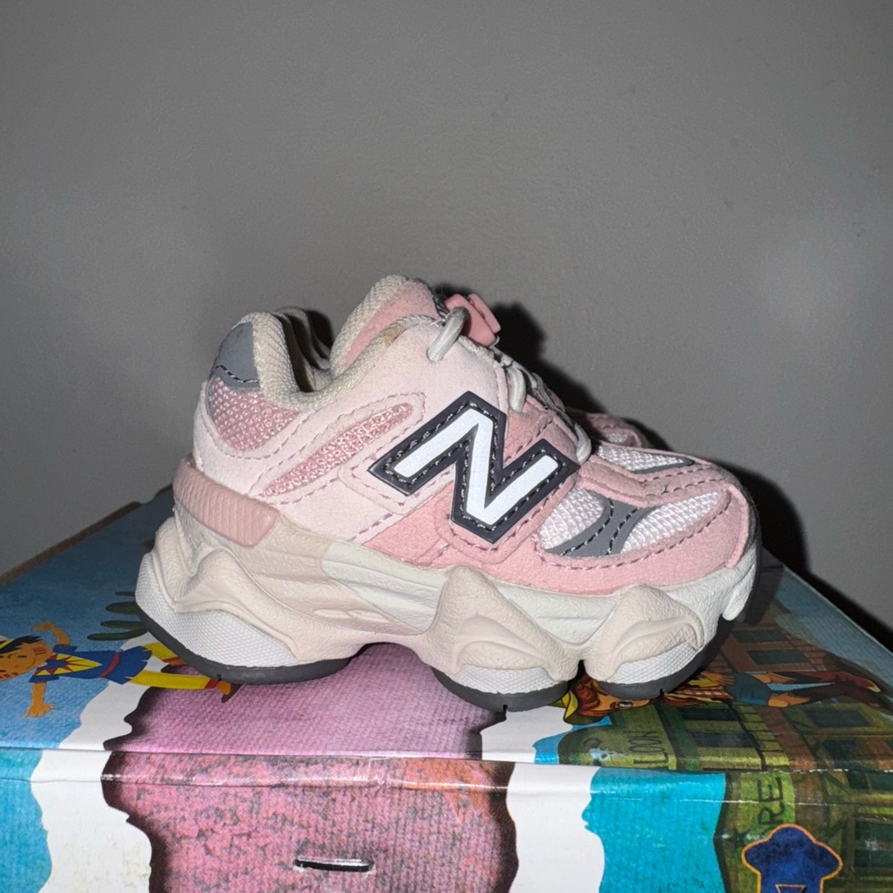 New Balance 9060